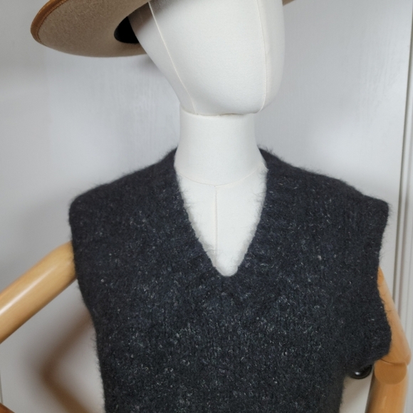 Banana Republic Italian Yarn Alpaca Fisherman Sweater Vest XS NWOT - Picture 4 of 10